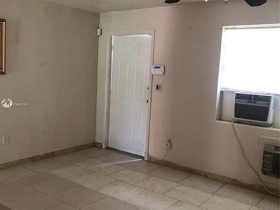 2nd image of 2915 NE 214th St APT 2