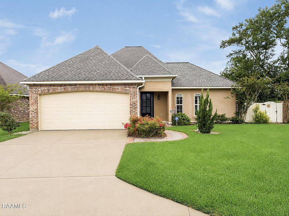 1st image of 100 Tall Oaks Ln