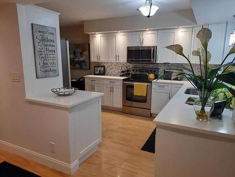 1st image of 15061 Pembridge Dr #207