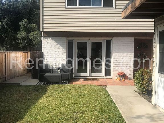 2nd image of 3820 Dove St
