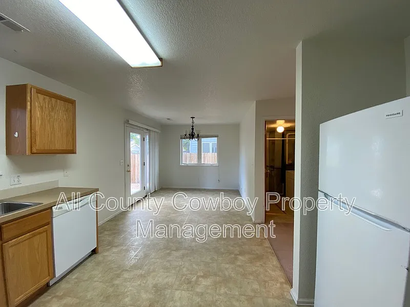 Building Photo - 929 Palmer Dr
