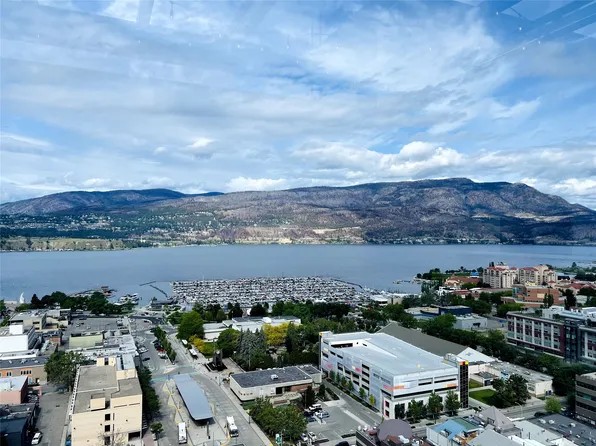 1471 Saint Paul St #905, Kelowna, BC V1Y 0K7