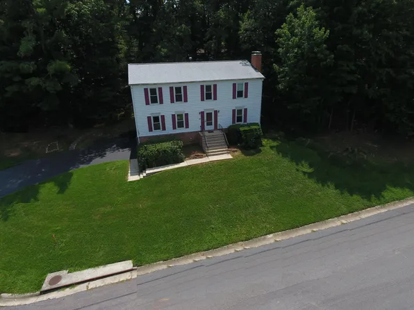 2633 Wood Warbler Ln, Roanoke, VA 24018