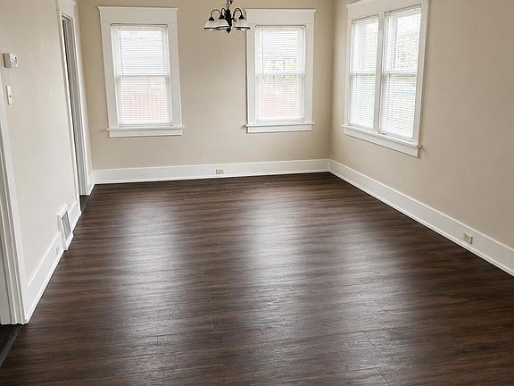 3rd image of 175 Wonder St
