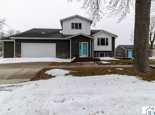 402 Cedar St, Nicollet, MN 56074