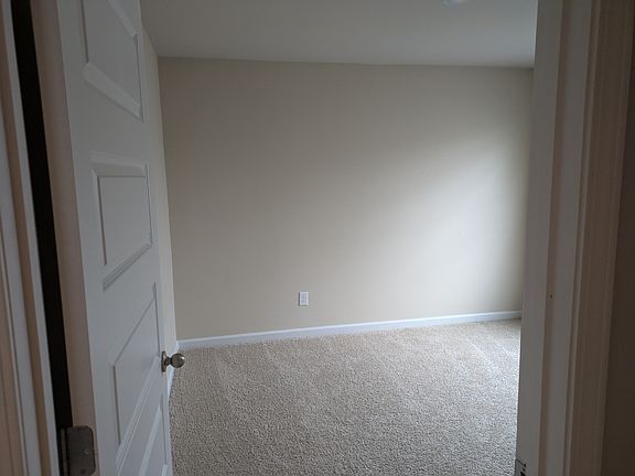 5th image of 968 Hay Meadow Dr #1