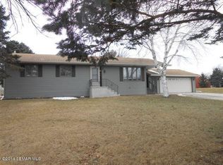 835 E Lowell St, Le Roy Township, MN 55951