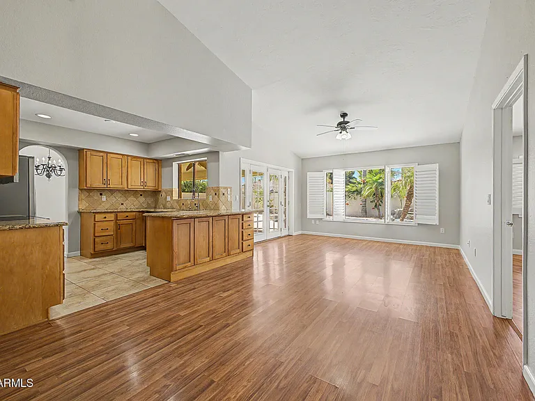 5731 E Marilyn Rd — Photo 8