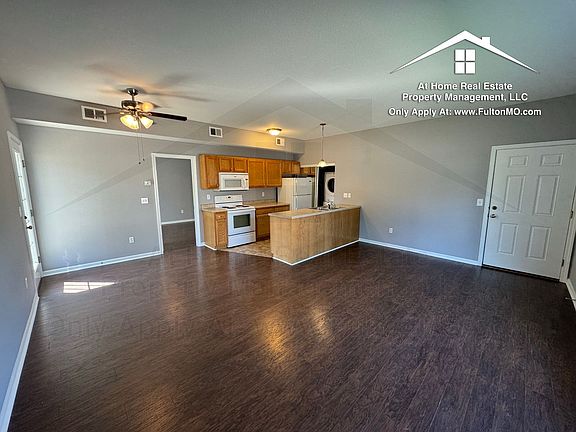 2nd image of 211 N Main St APT C