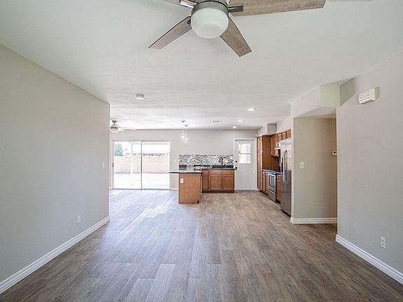 3rd image of 323 E Laguna Dr