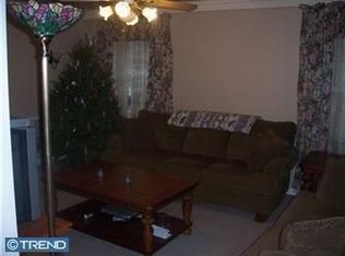 14 Mountain View Rd, Kintnersville, PA 18930