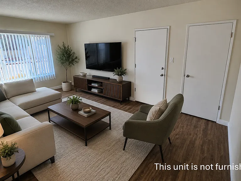 1375 W 20th St #1 — Photo 1