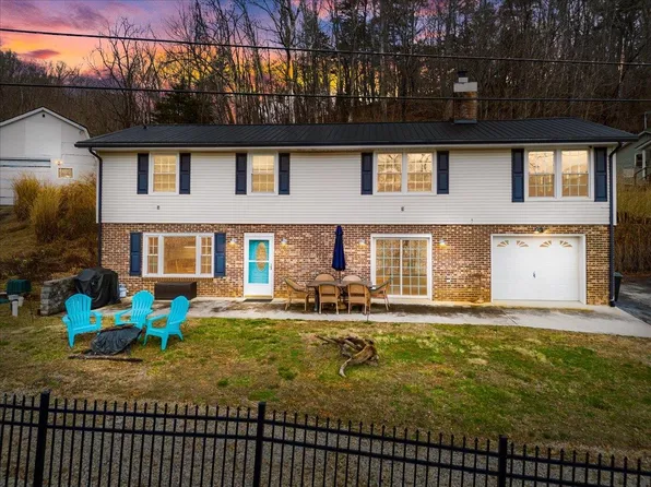 4137 Little Wytheville Rd, Draper, VA 24324