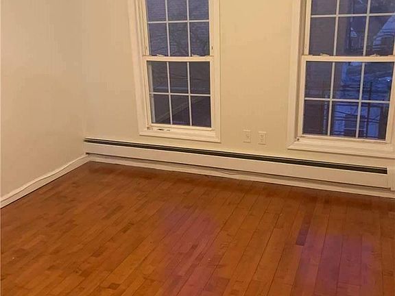3rd image of 11555 209th St