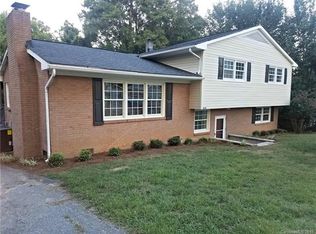 1800 Hartford Dr, Gastonia, NC 28052