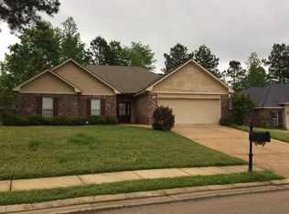 119 Glen Auburn Dr, Clinton, MS 39056