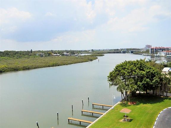 5th image of 19451 Gulf Blvd APT 711
