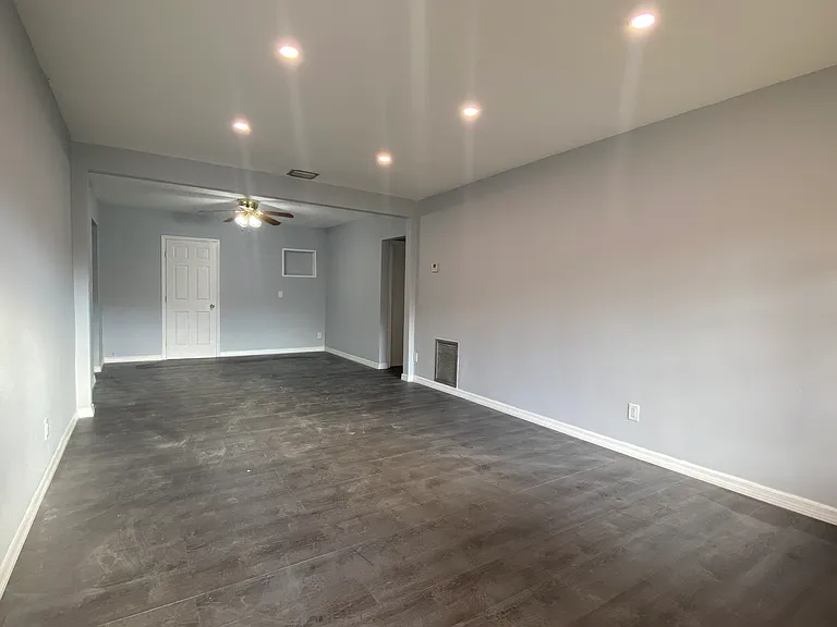 15861 NE 14th Ct — Photo 9