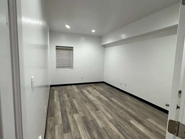 309 W Main St #7 — Photo 5