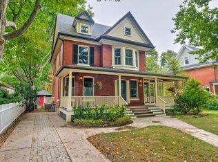 302 William St, Oakville, ON L6J 1E4
