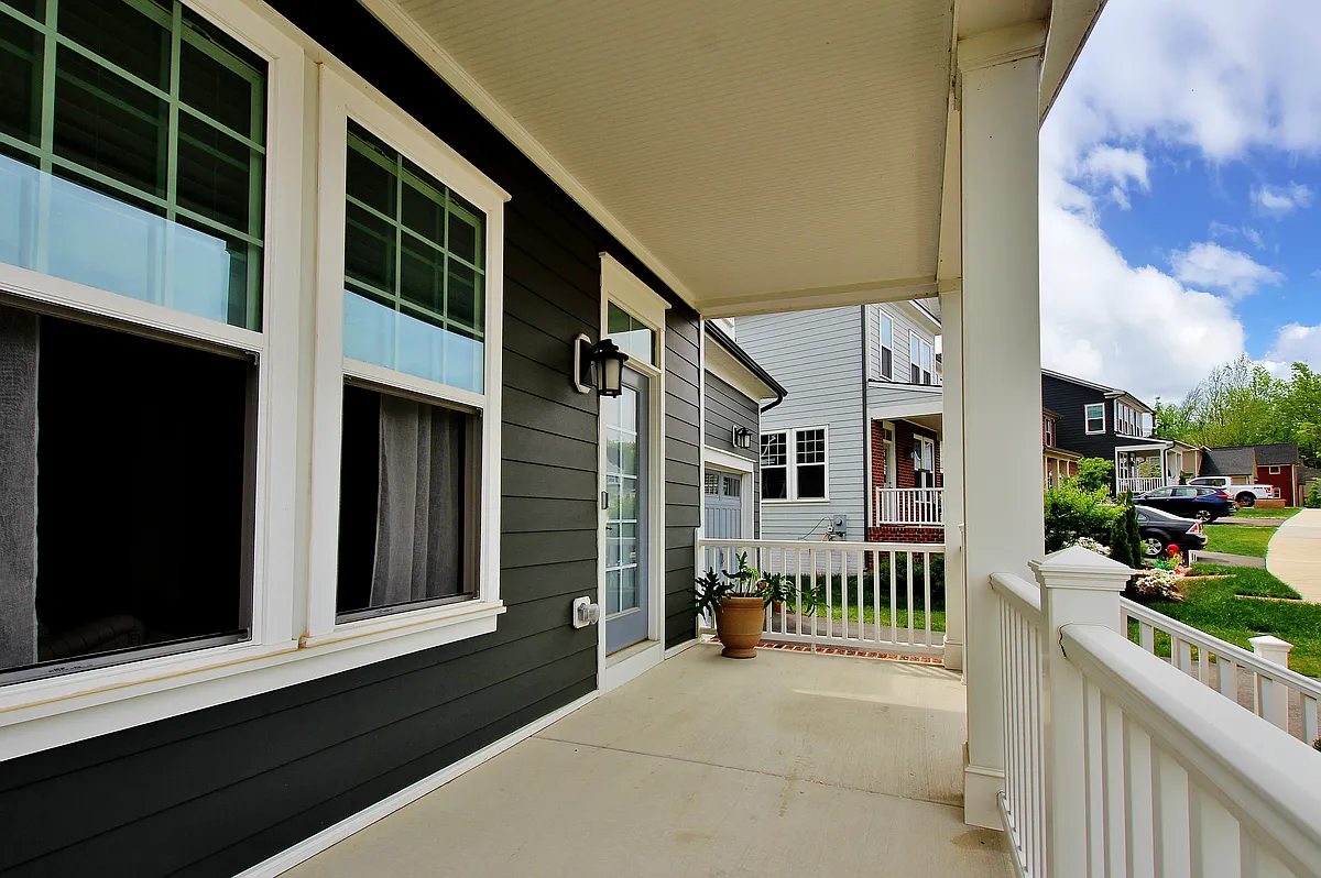 Building Photo - 17209 Continental Dr