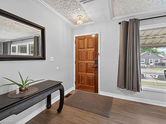 4th image of 428 Brunswick St