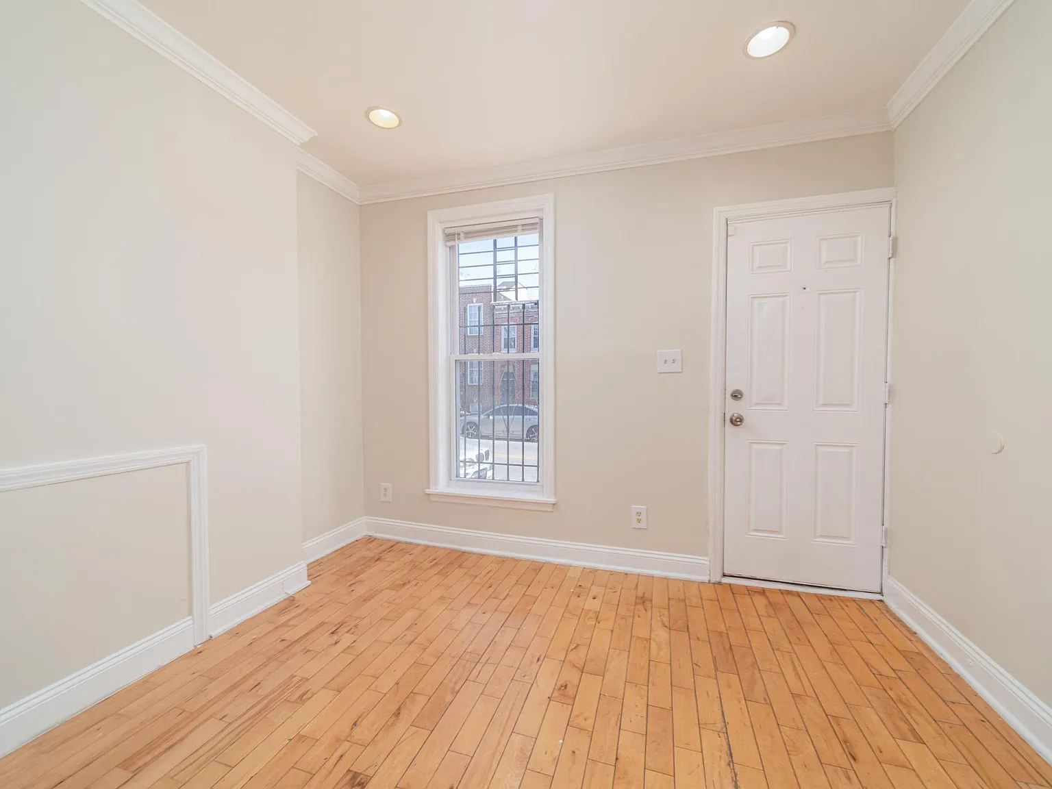 2 bed, 1300 sqft, $1,400 — Photo 2