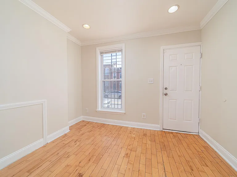 1170 Washington Blvd — Photo 2