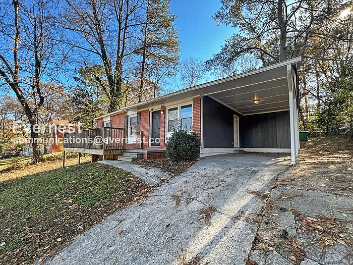 942 Fairburn Rd NW — Photo 3