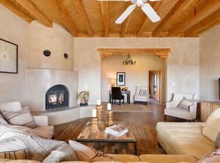 13 Las Caballeros, Santa Fe, NM 87508