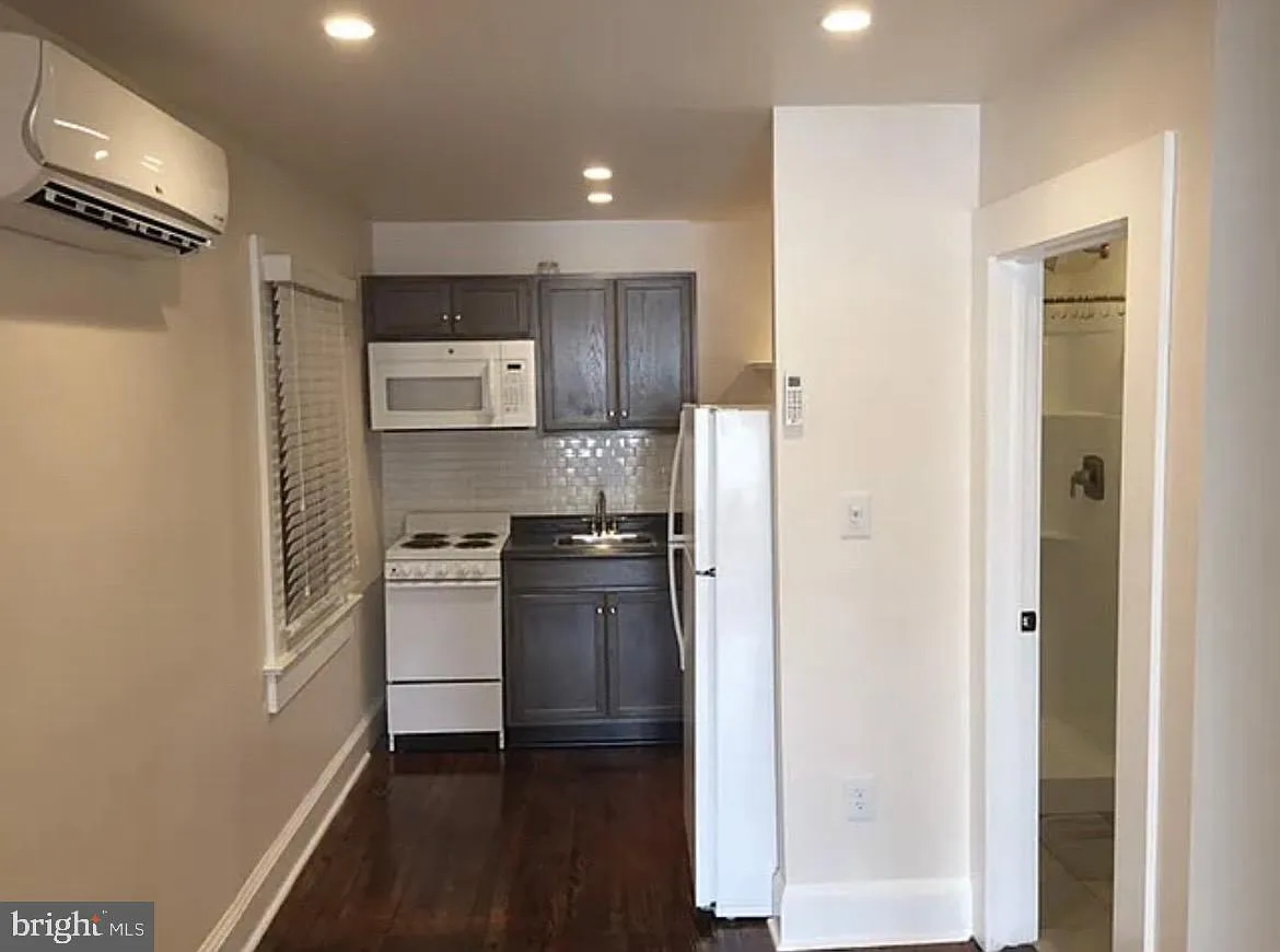 1 bed, 400 sqft, $1,350 — Photo 3