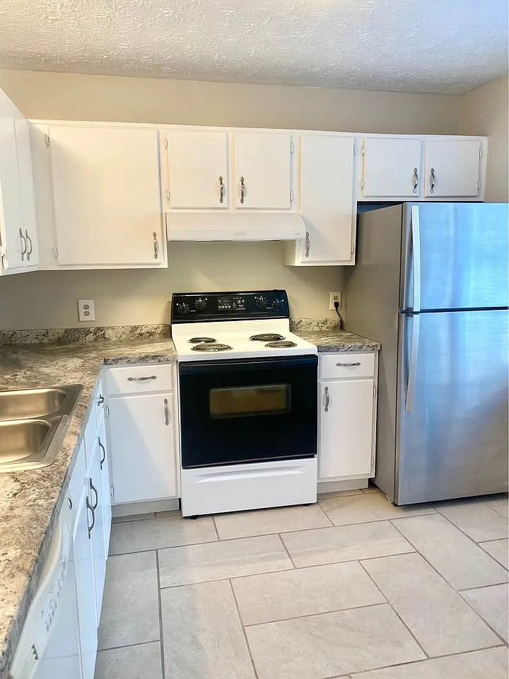 2 bed, 2.5 bath, 1200 sqft, $1,695 — Photo 4
