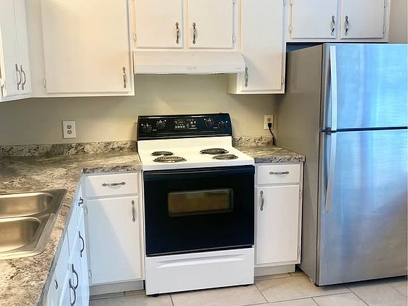 4th image of 4301 Logan Way