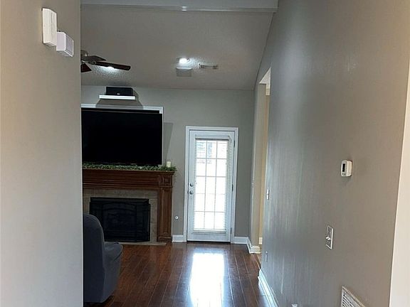 3rd image of 2040 Harrison Dr