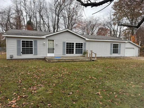 17250 Apache Trl, Howard City, MI 49329
