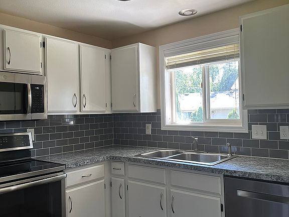 4th image of 3398 E 1st Ave
