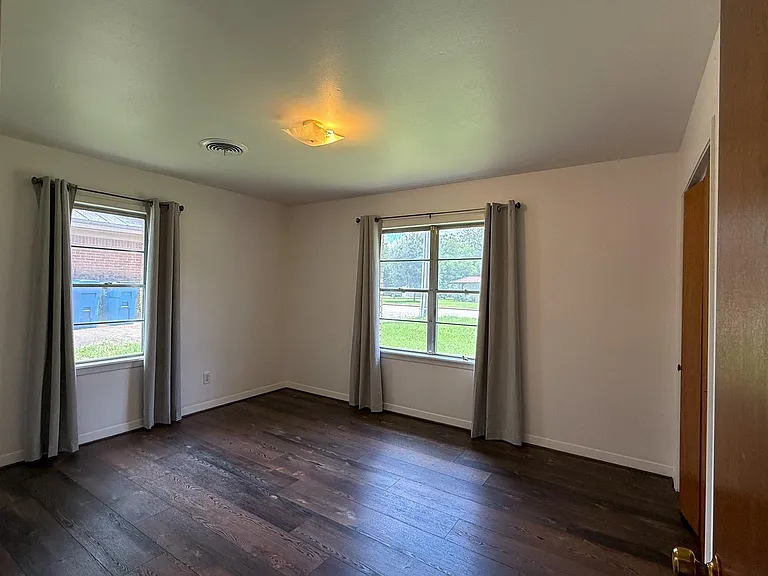 515 Elm St — Photo 11
