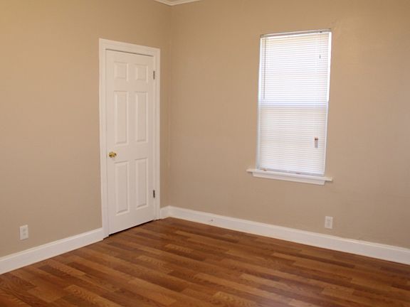 2nd image of 3554 Lillian St