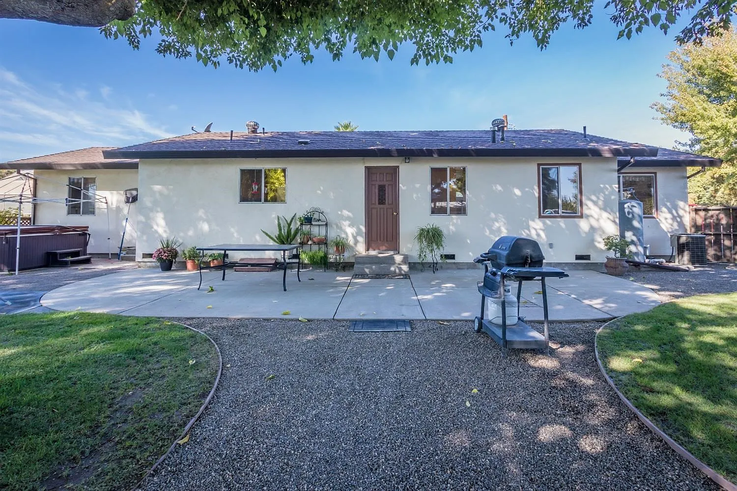 2057 Howlett Ave photo 1