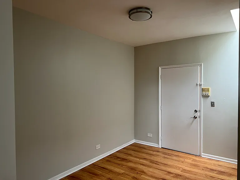 3242 N Pulaski Rd #3 — Photo 6