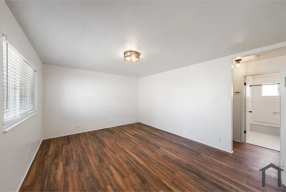 8 Whitmore Pl #4 — Photo 2