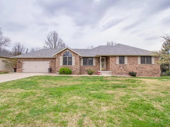 800 Rosewood Dr, Lebanon, MO 65536