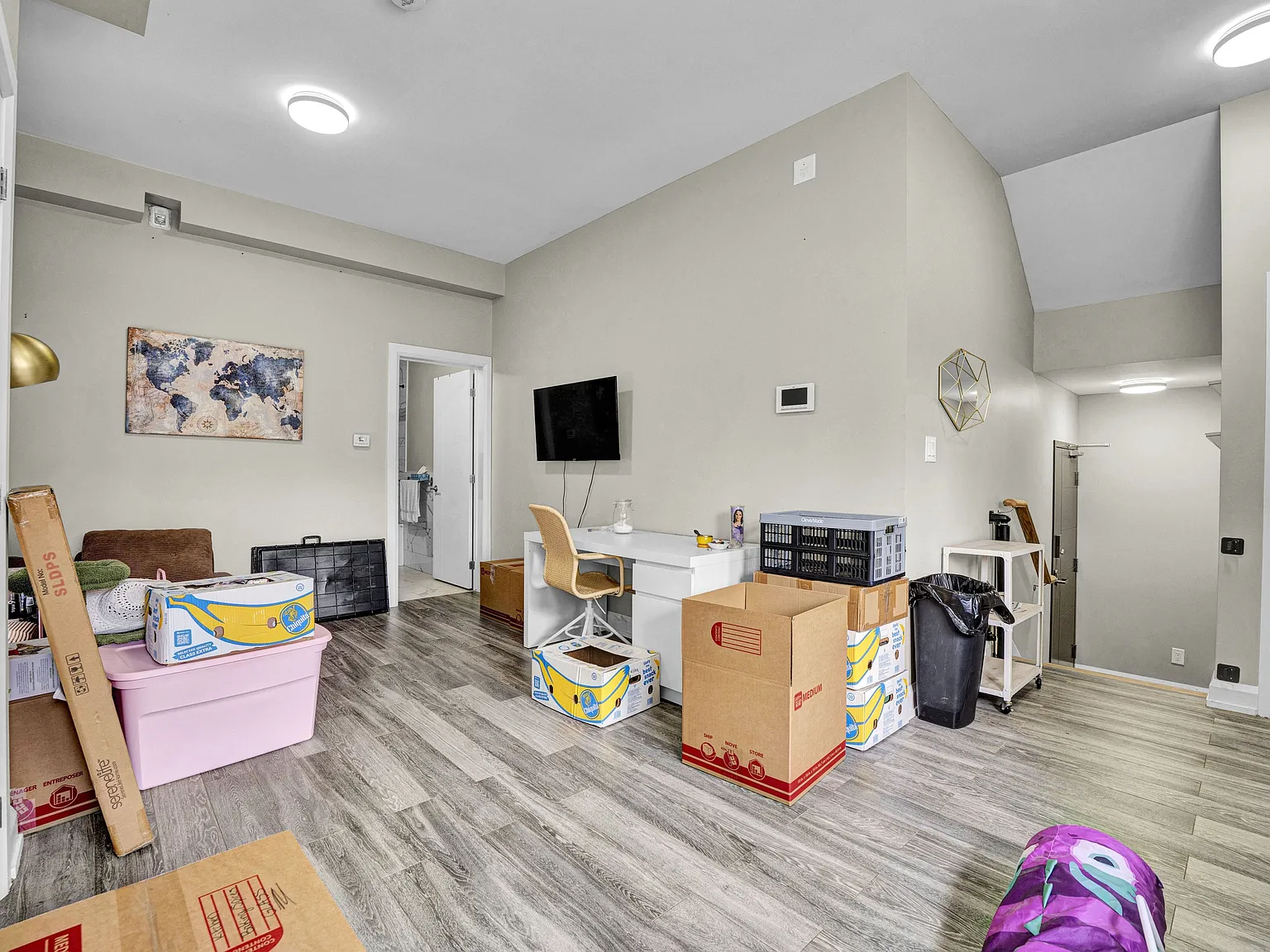 59 Russell Avenue — Photo 2