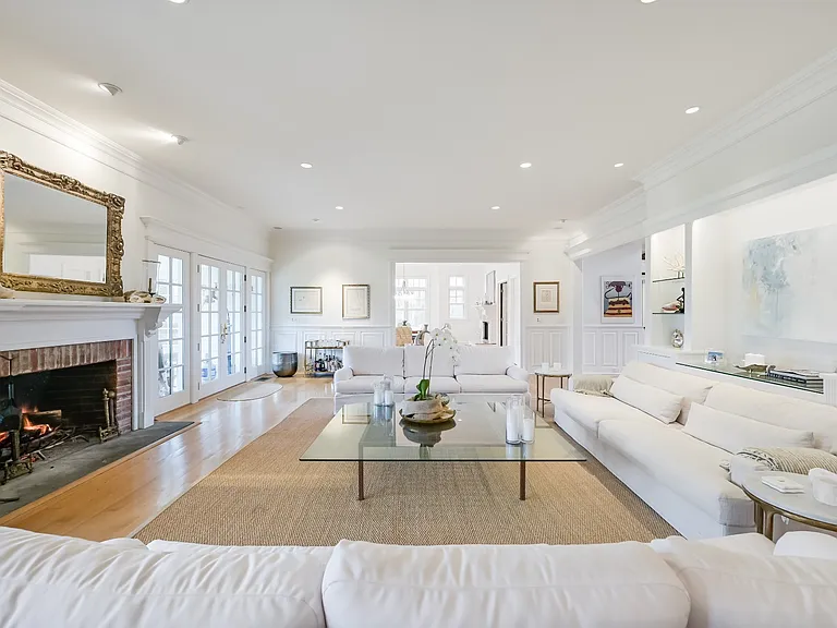 229 White St — Photo 8
