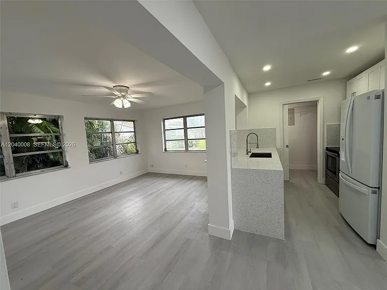 7311 NW 57th Dr — Photo 6