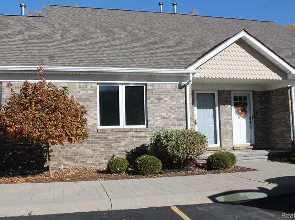 53 Depot St, Oxford, MI 48371