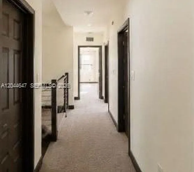 15668 NW 91st Ct — Photo 7