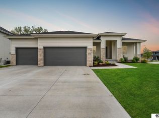 5701 N 208th St, Elkhorn, NE 68022