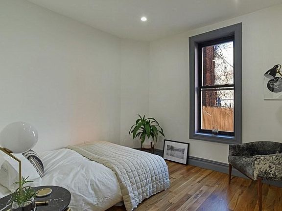 4th image of 129 Somers St #3