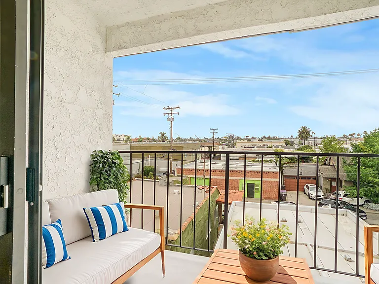 1410 Coronado Ave #8 — Photo 32